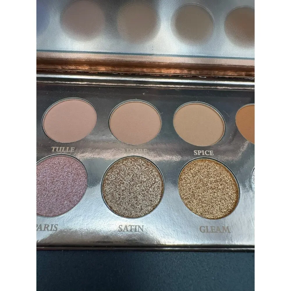 Girlactik The Essential Palette Eyeshadow Makeup Palette Matte & Metallic Shades